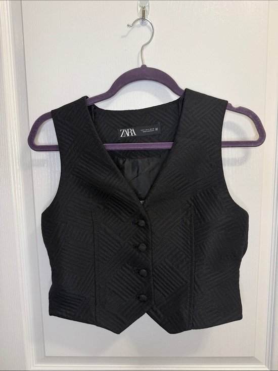 Zara Jackets & Blazers - ZARA Black Textured V-Neck cropped Button Vest with back cut out. SMALL